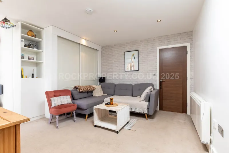 Modern 1 Bed + Balcony, Bath Street, St Helier — photograph 5