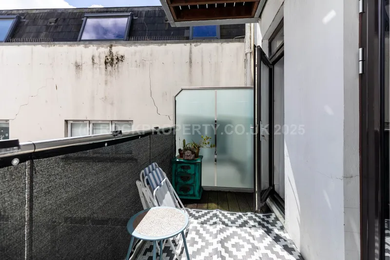 Modern 1 Bed + Balcony, Bath Street, St Helier — photograph 2