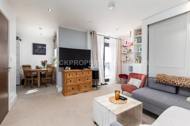 Modern 1 Bed + Balcony, Bath Street, St Helier — photograph 3