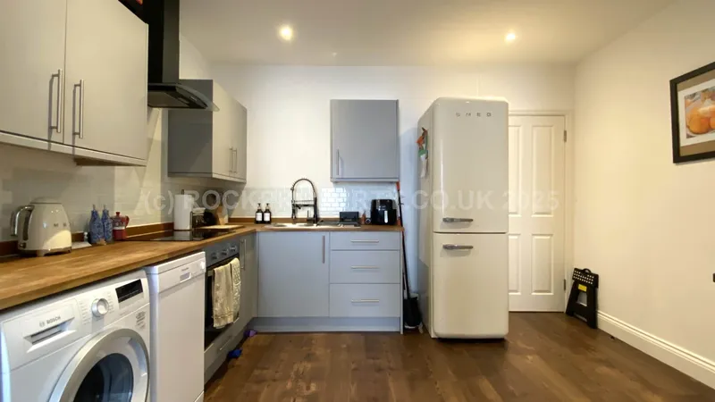 2 Beds - Fantastic Value, Kensington Place, St Helier — photograph 6