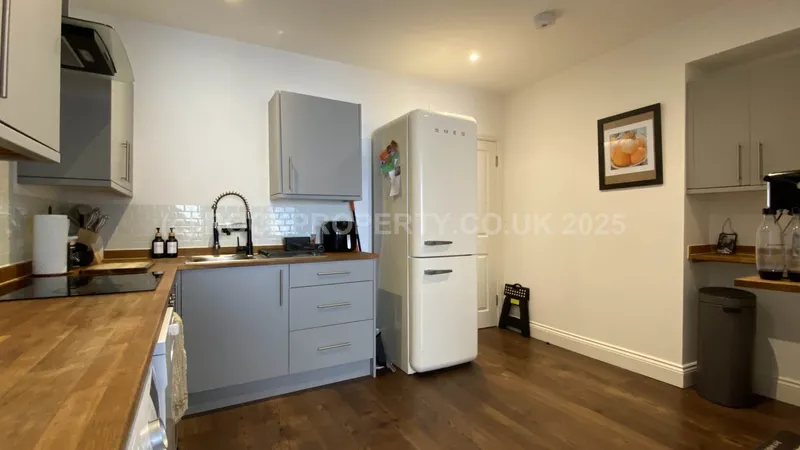 2 Beds - Fantastic Value, Kensington Place, St Helier — photograph 8