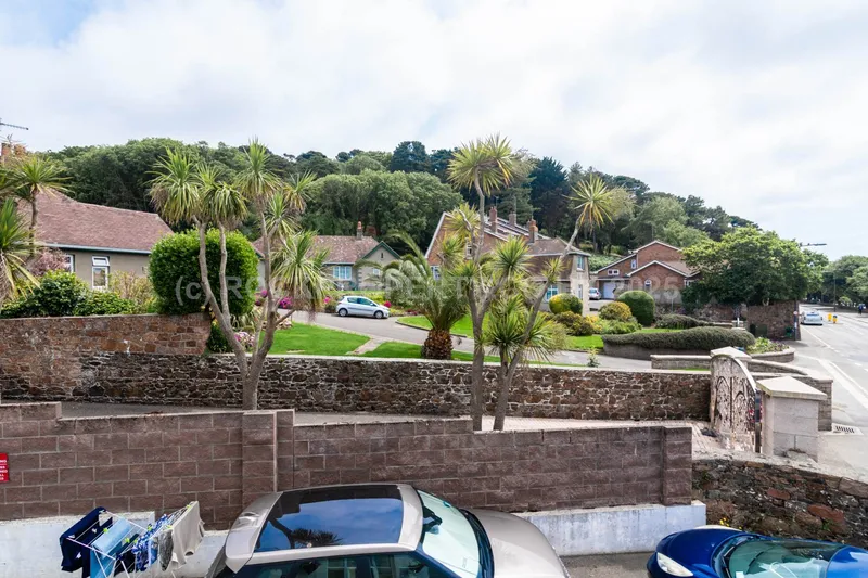 2 Double Beds / Dual Aspect / Parking, Leighton Court, St Aubin's Inner Rd — photograph 9