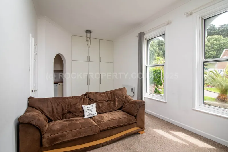 2 Double Beds / Dual Aspect / Parking, Leighton Court, St Aubin's Inner Rd — photograph 6