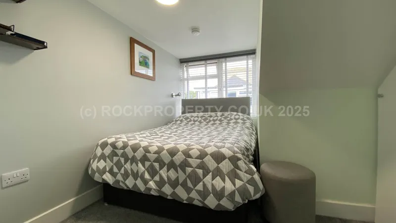 Top Floor 1 Bed Flat, Windsor Terrace, St Mark's Rd — photograph 7