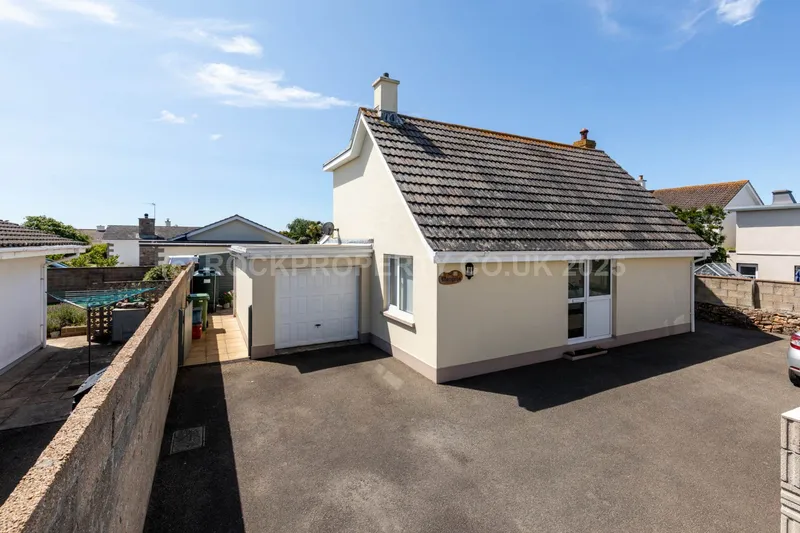 3 BED DETACHED HOUSE, La Verte Rue, St Brelade — photograph 5