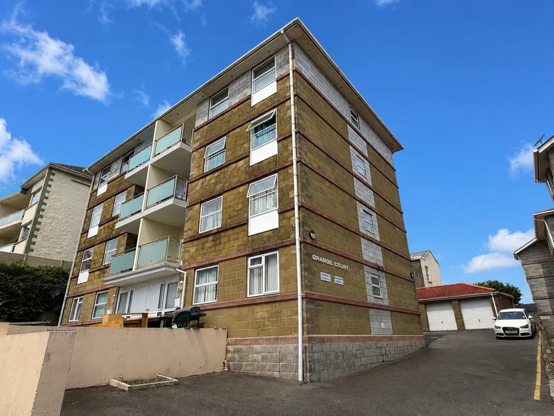 Grange Court — photograph 2