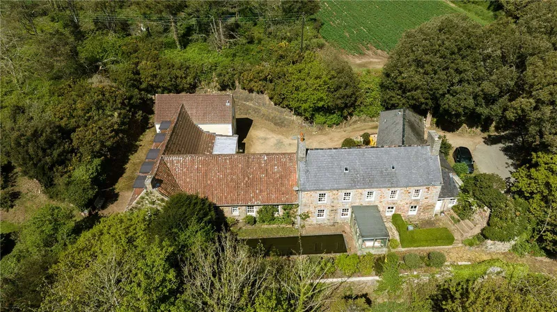 Les Charrieres — photograph 3