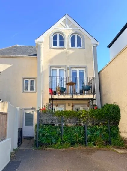 2 bed top floor apartment, St Helier — main photograph