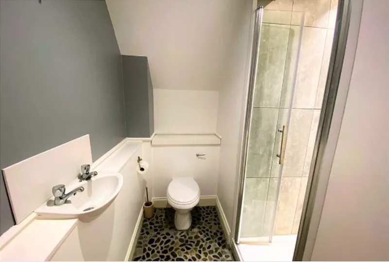 2 bed top floor apartment, St Helier — photograph 8