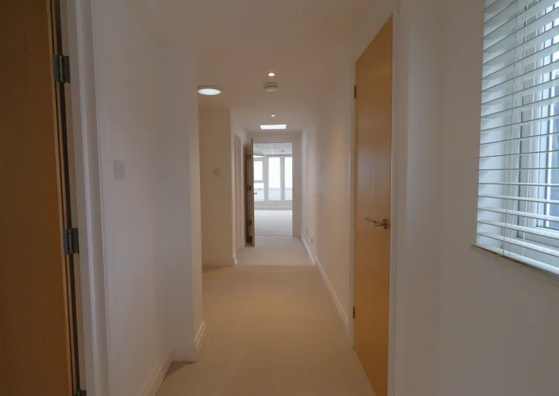 Spacious 2 Bed Penthouse Apartment, St Brelade — photograph 3