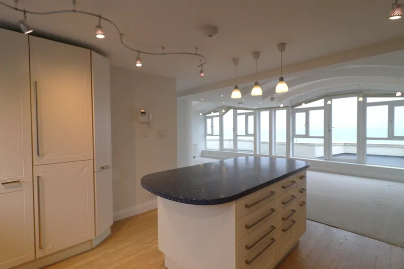 Spacious 2 Bed Penthouse Apartment, St Brelade — photograph 7