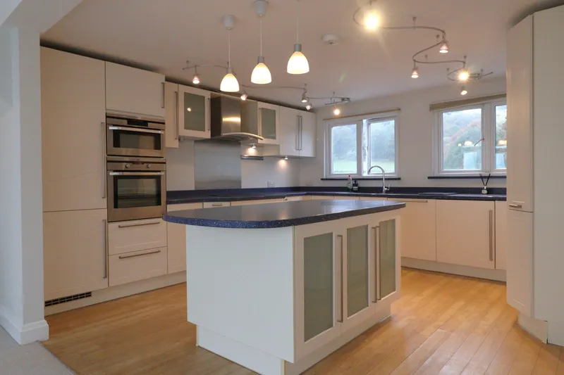Spacious 2 Bed Penthouse Apartment, St Brelade — photograph 8