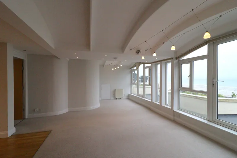 Spacious 2 Bed Penthouse Apartment, St Brelade — photograph 4