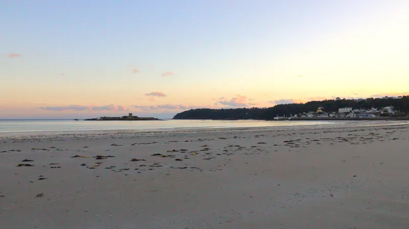 Spacious 2 Bed Penthouse Apartment, St Brelade — photograph 2