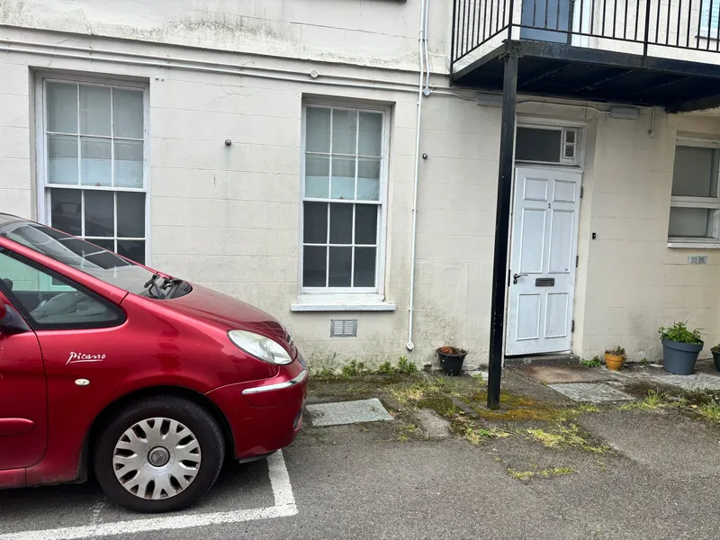 Flat 1, Avon Court, 18 La Chasse — photograph 6
