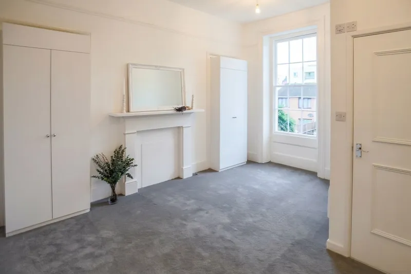 Flat 2, 4 Norfolk Terrace, 65 Rouge Bouillon — photograph 4