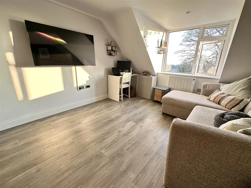 SP114 | Top floor 1 bedroom apartment | St Helier — photograph 3