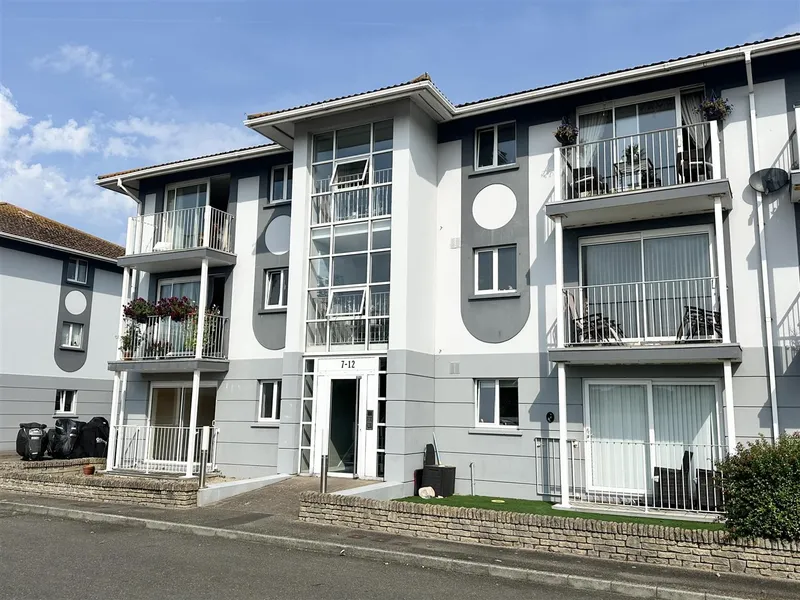 SP777 | 2 Bedroom ground floor apartment with parking | St Clement — main photograph