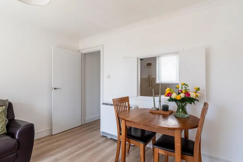 SP117 | Top floor 2 bedroom apartment | St Helier — photograph 4