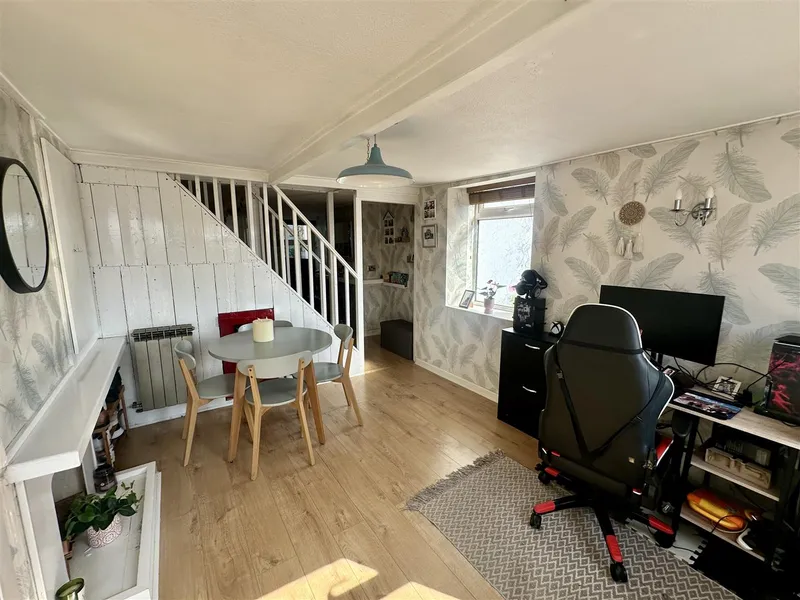 SP188 | 2 Bedroom cottage with outside space | First Tower — photograph 4