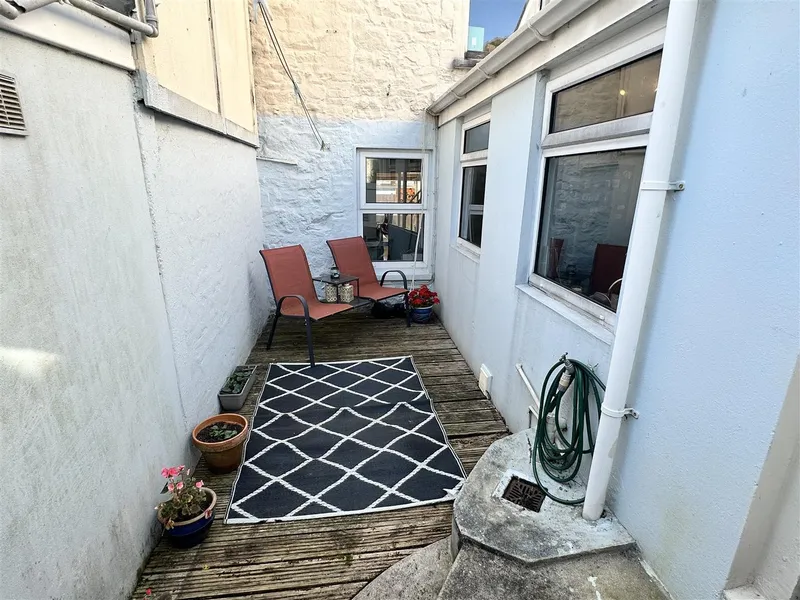 SP188 | 2 Bedroom cottage with outside space | First Tower — photograph 8
