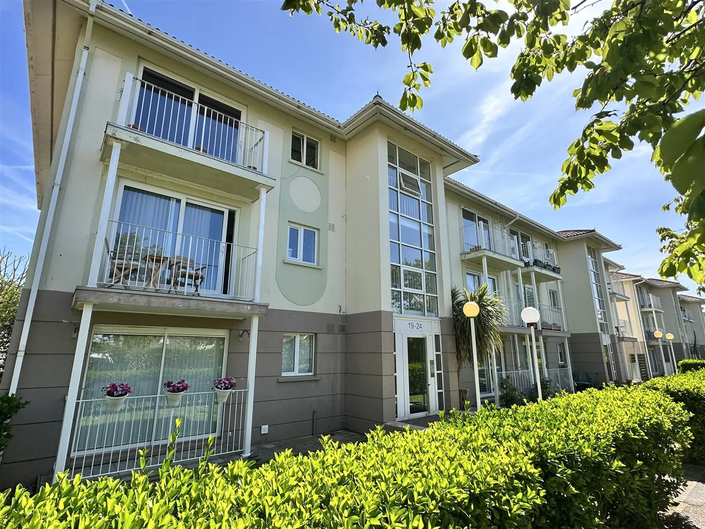 SP020 | Ground floor 2 bedroom apartment with parking | St Clement — photograph 1