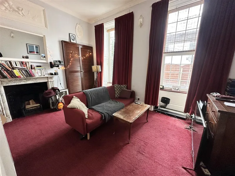 SP312 | Studio apartment on the edge of town | St Helier — photograph 2