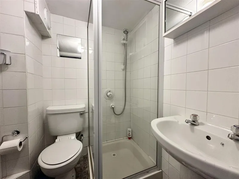 SP312 | Studio apartment on the edge of town | St Helier — photograph 5