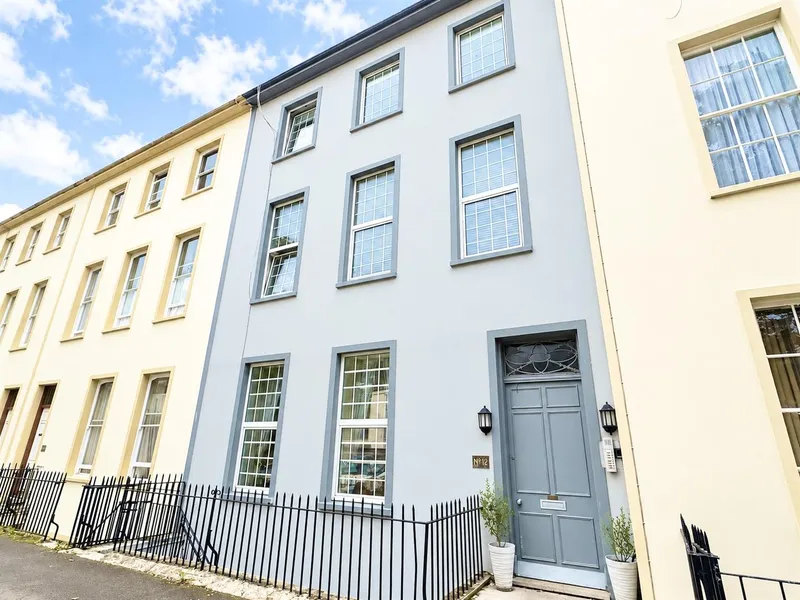 SP312 | Studio apartment on the edge of town | St Helier — main photograph