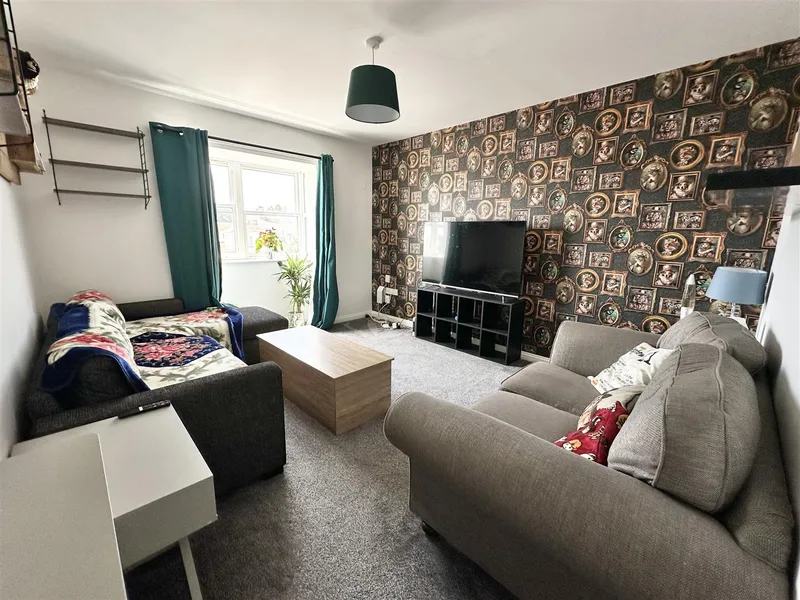 SP224 | First time buyers 2 bed apartment with parking | St Saviour — photograph 2