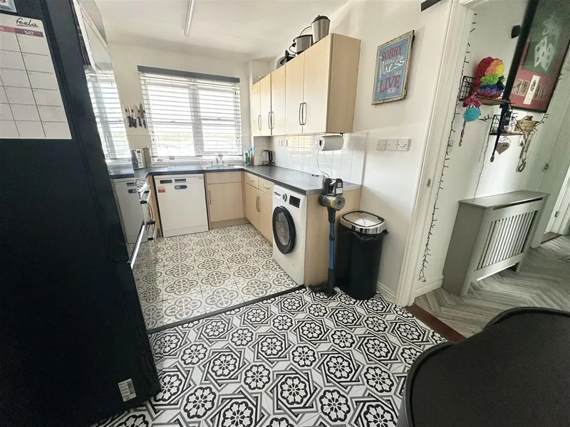 SP224 | First time buyers 2 bed apartment with parking | St Saviour — photograph 3