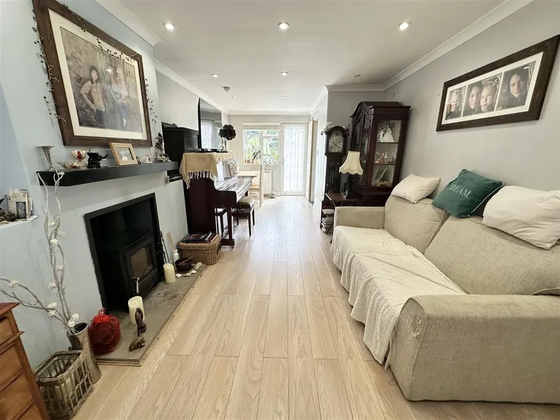SP002 | 3 Bedroom family home with garden and parking | St Lawrence — photograph 3