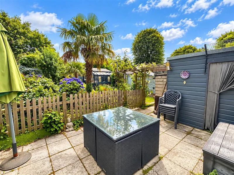 SP002 | 3 Bedroom family home with garden and parking | St Lawrence — photograph 9