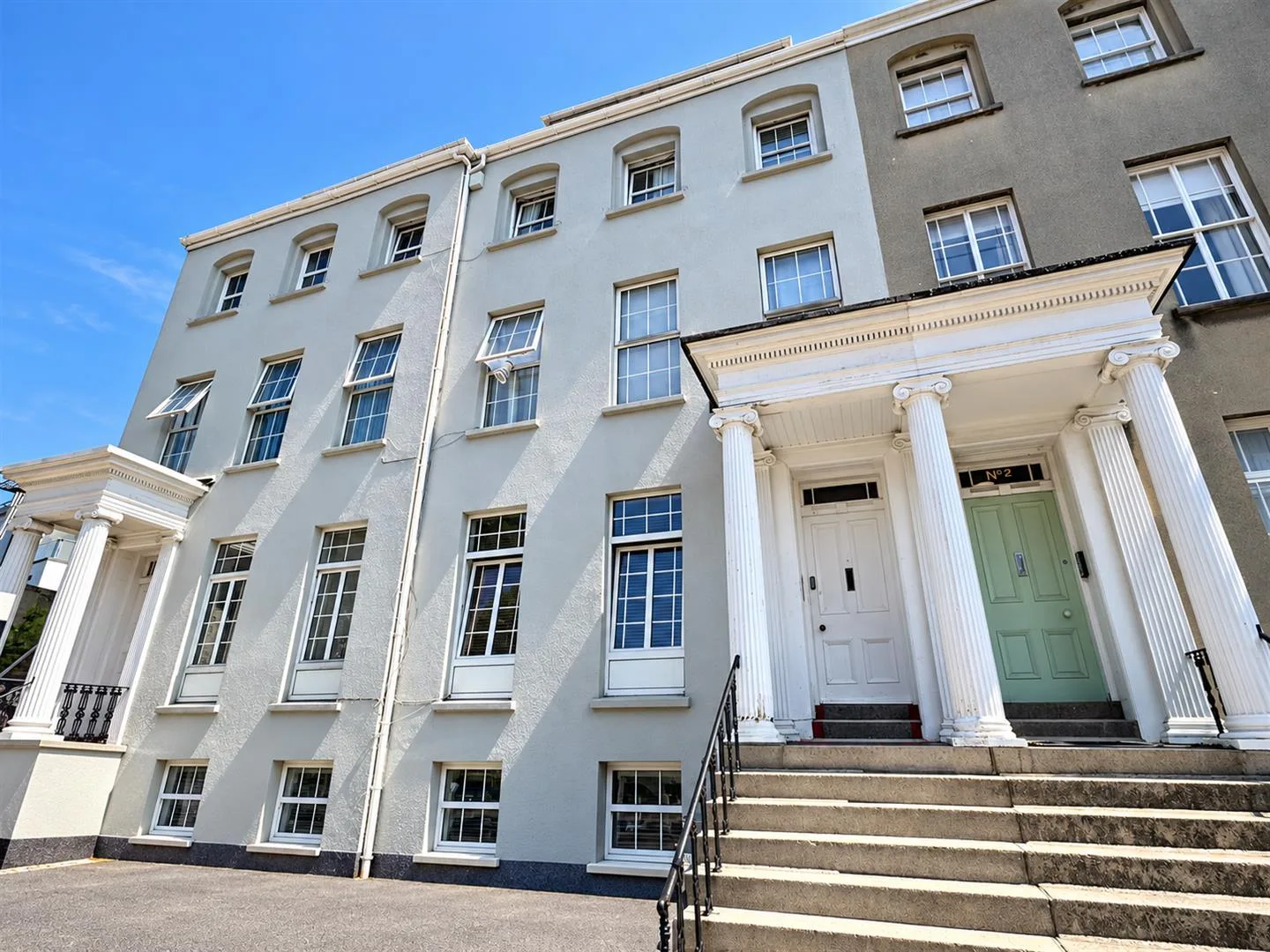 SP331 | 1 Bedroom basement flat with garden & parking | St Helier — photograph 1