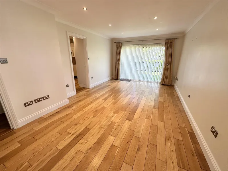 SL020 | Ground floor 2 bedroom apartment with parking | St Clement — photograph 4