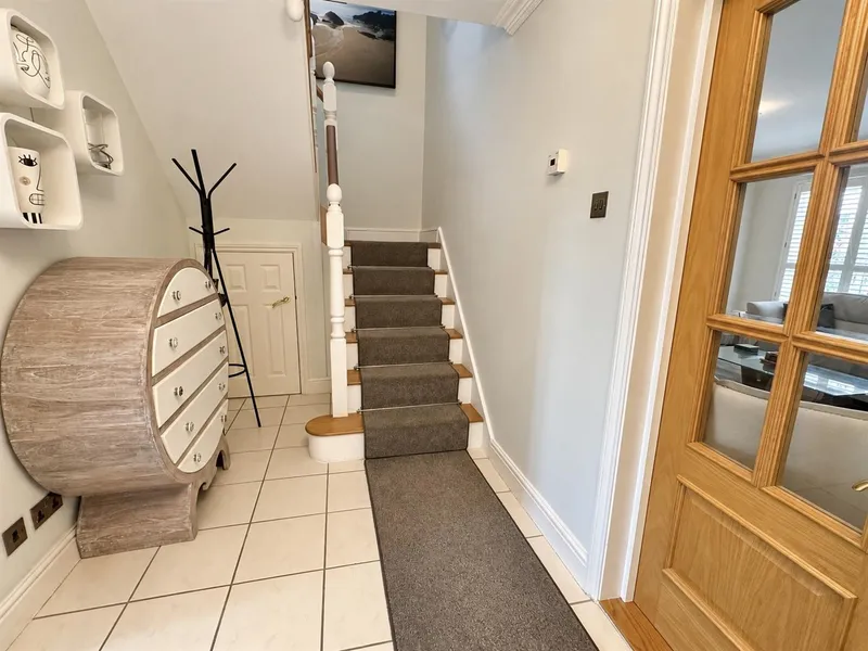 SP049 | 3/4 Bedroom duplex apartment with parking | St Clement — photograph 2