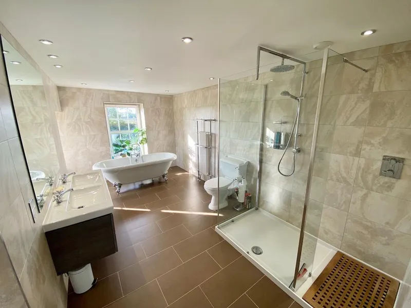 SL215 | Large 3 bedroom home with swimming pool | St Helier — photograph 8