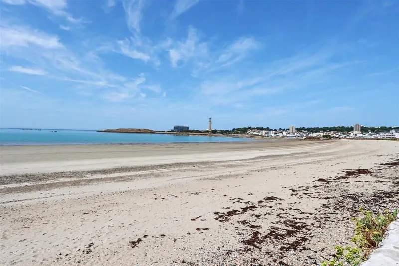 La Grande Route De La Cote, St Clements — photograph 2