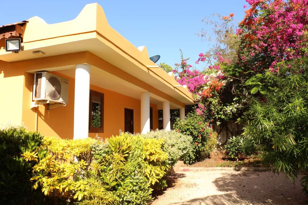 Charming Beachside 3-Bedroom House with Garden, Kiwengwa