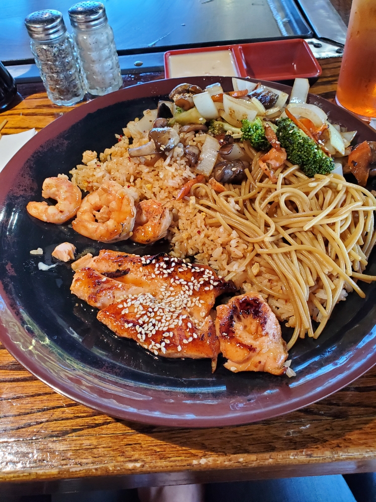Lunch in Canton: Hana Japanese Steak House's Sushi & Hibachi