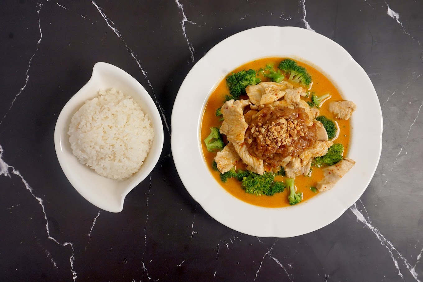 Authentic Thai Flavors at Roi Thai Cuisine in Canton, GA