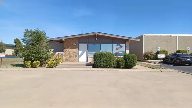 Front exterior — 2620 Yonkers, Plainview, TX 79072