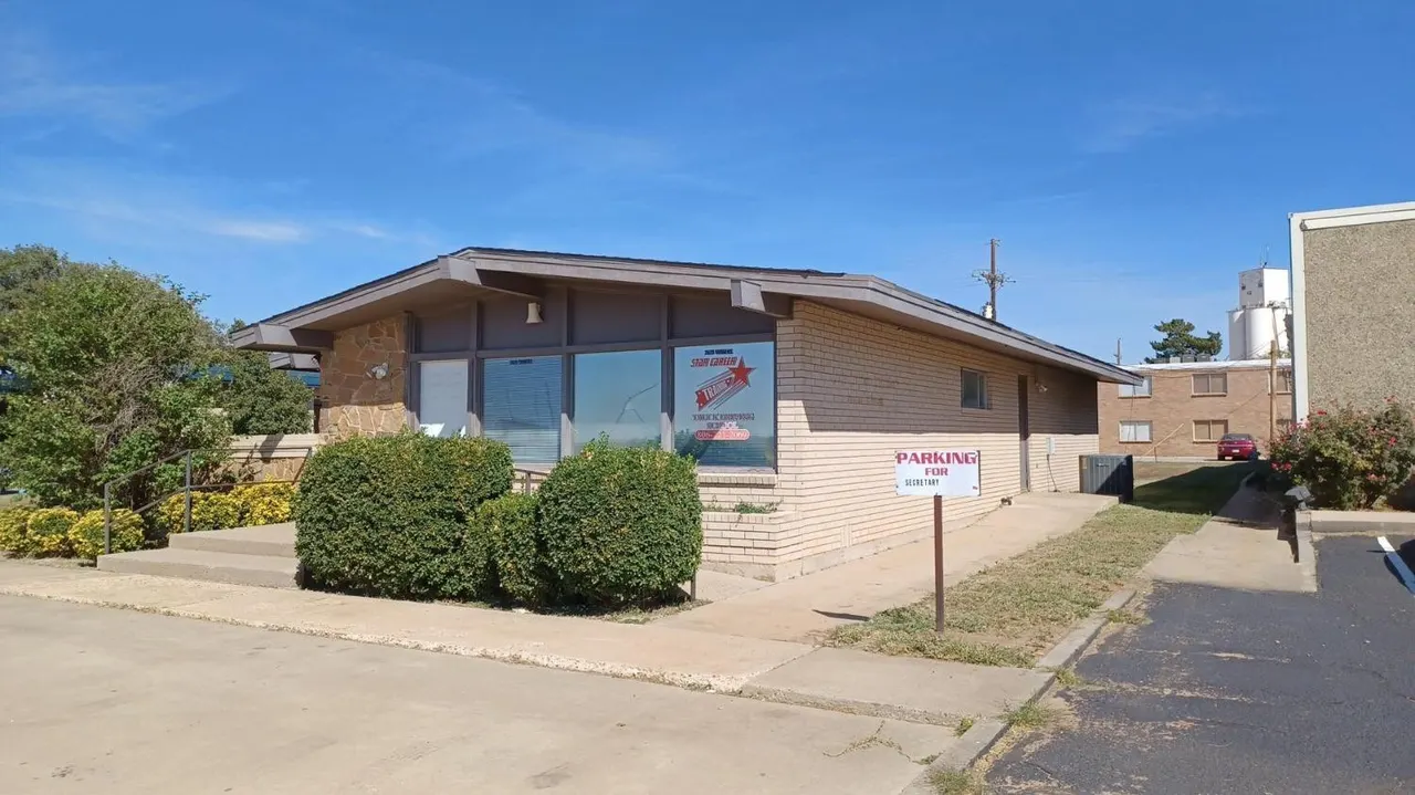 Photo 3 — 2620 Yonkers, Plainview, TX 79072