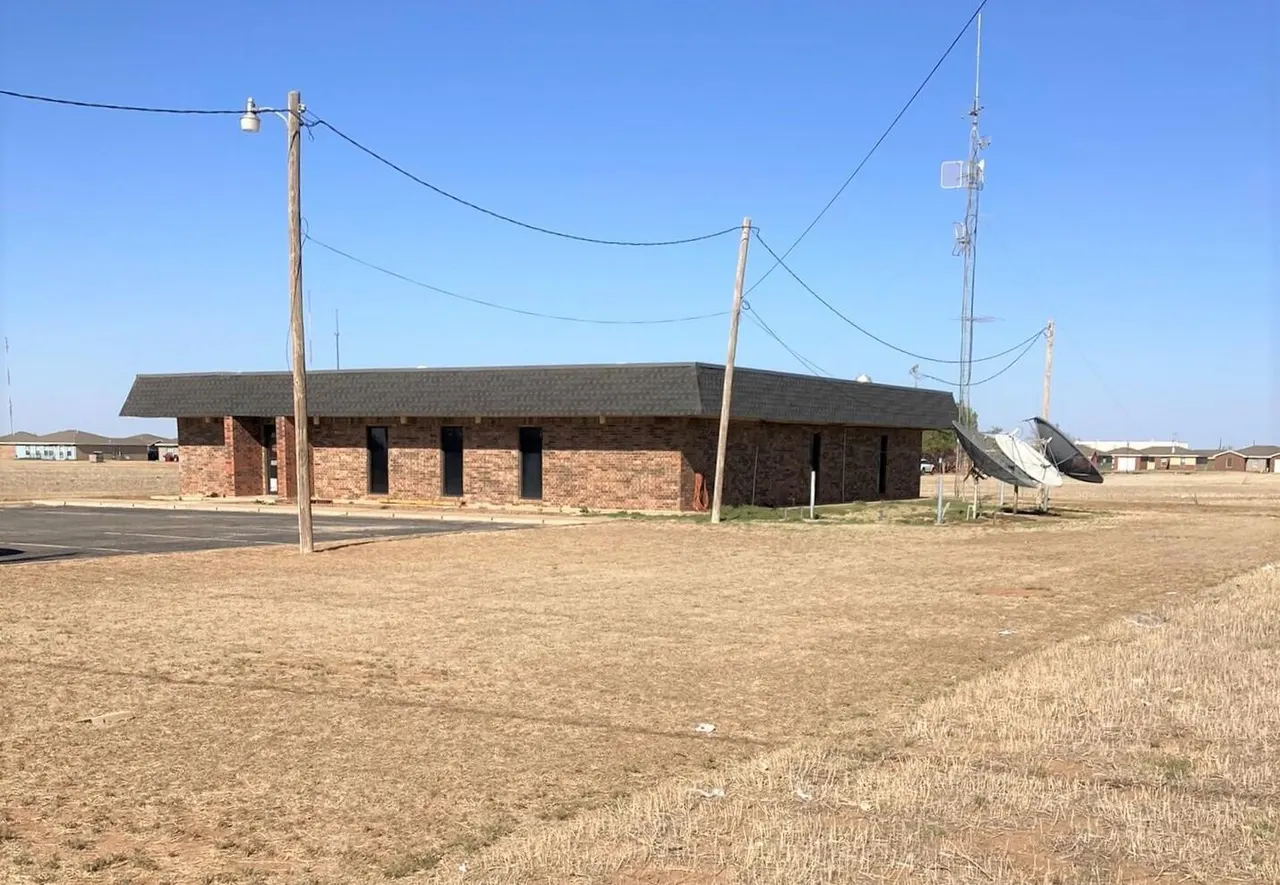 Photo 2 — 3218 Quincy Street, Plainview, TX