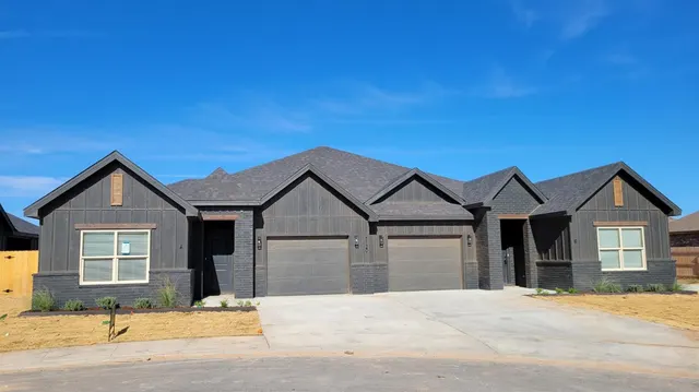 Photo 2 — 7120 Package Property Street, Lubbock, TX 79407