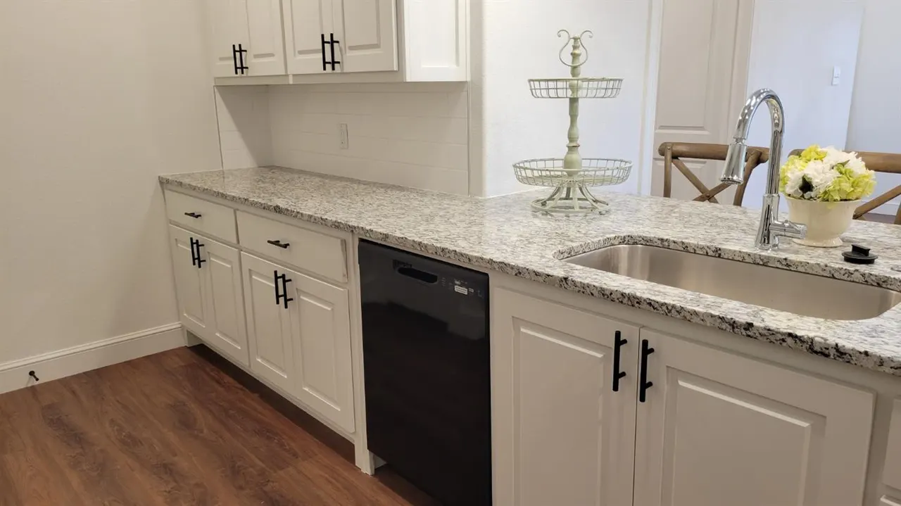 Photo 13 — 7120 Package Property Street, Lubbock, TX 79407