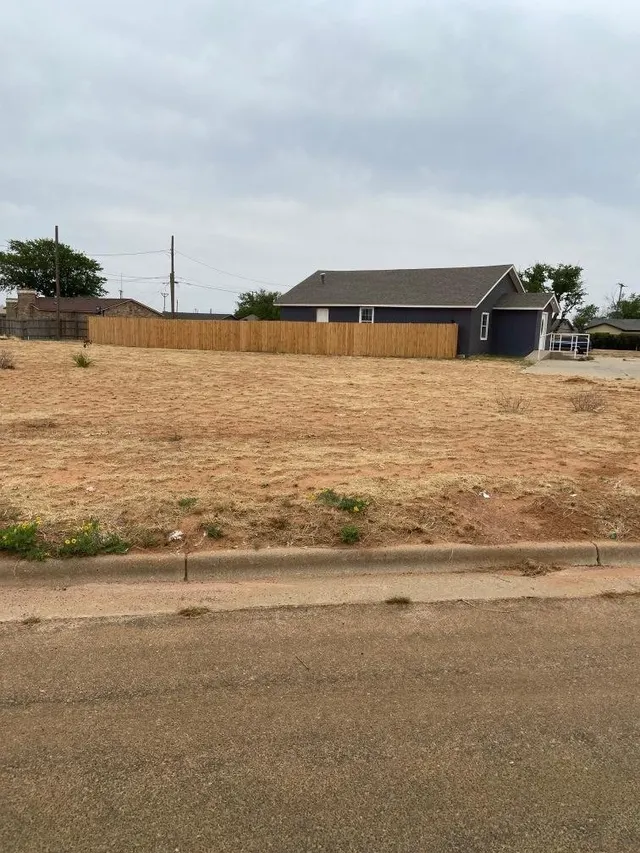 Photo 3 — 3504 E Cornell Drive, Lubbock, TX 79403