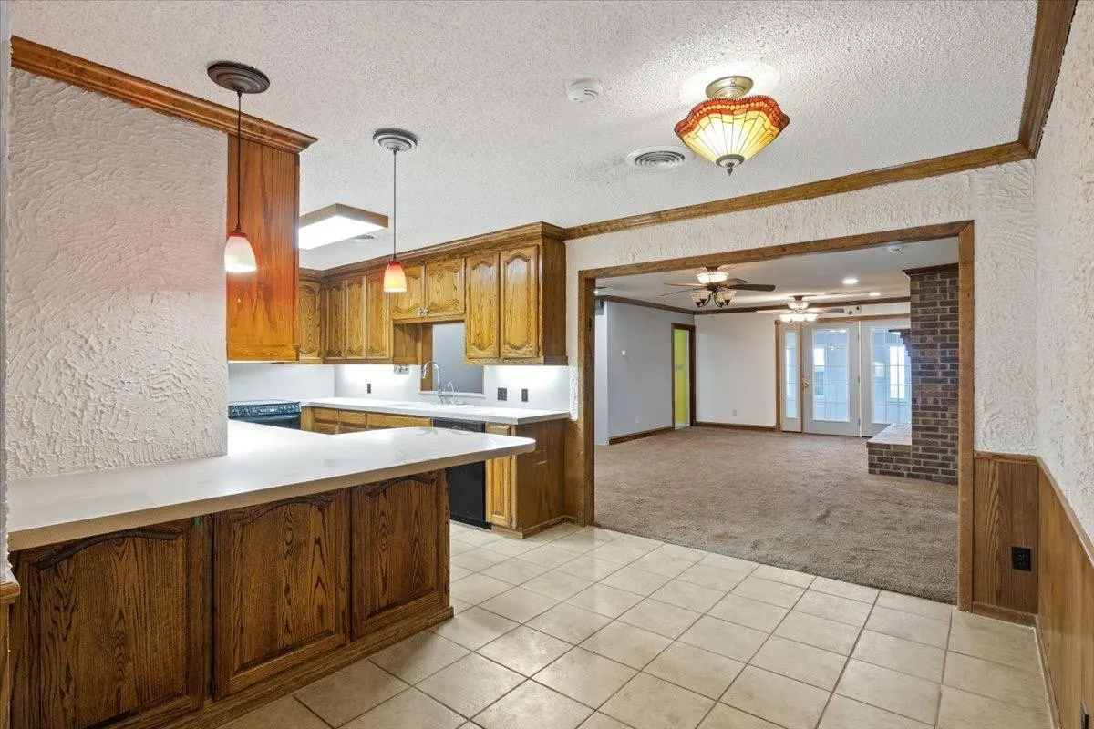 Photo 3 — 604 17th Street, Seagraves, TX 79359