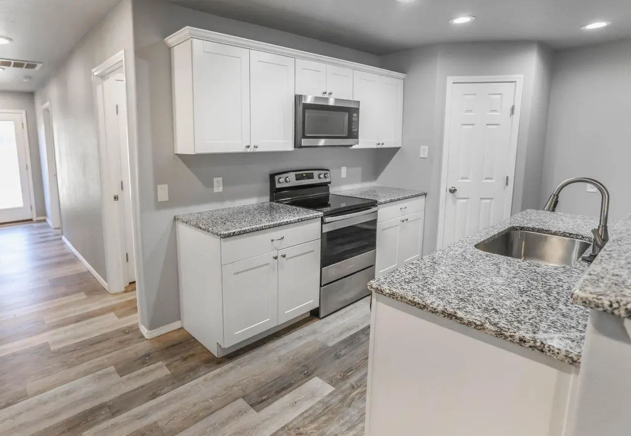 Photo 3 — 1107 N Englewood Avenue, Lubbock, TX 79416