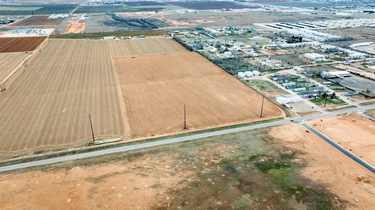 Photo 10 — 602 E 82nd, Lubbock, TX